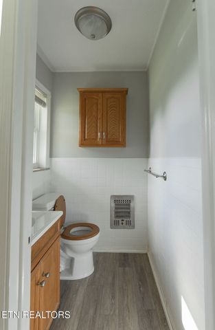 607 Peachtree Rd, Kingston, TN 37763