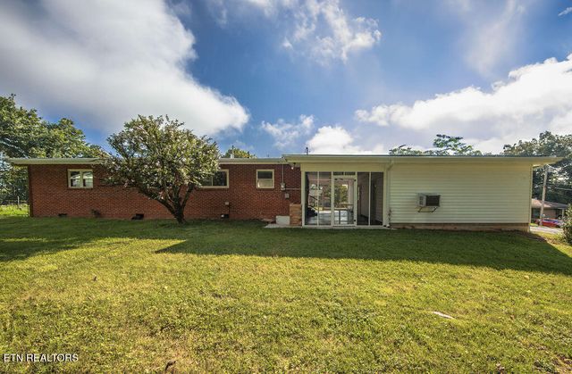 607 Peachtree Rd, Kingston, TN 37763