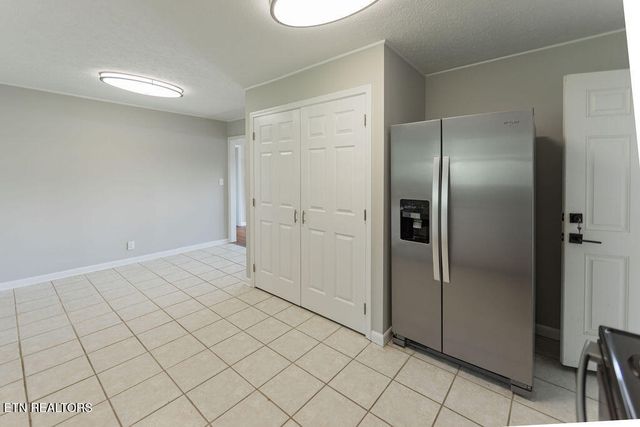 607 Peachtree Rd, Kingston, TN 37763
