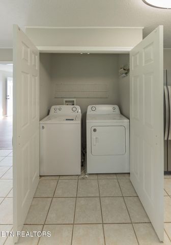 607 Peachtree Rd, Kingston, TN 37763
