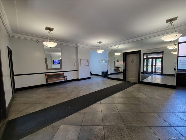 100-10 67 Road 3F, Forest Hills, NY 11375