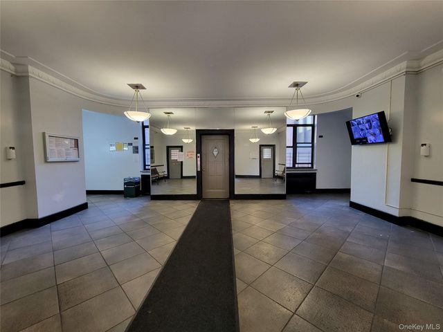 100-10 67 Road 3F, Forest Hills, NY 11375