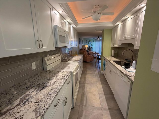 204 3RD STREET W 405, Bradenton, FL 34205
