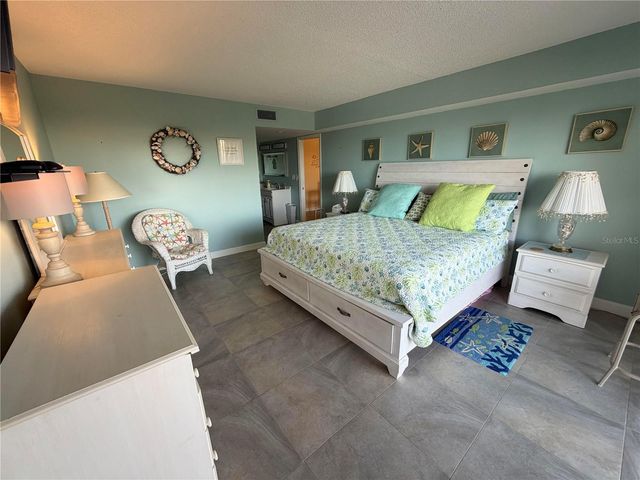 204 3RD STREET W 405, Bradenton, FL 34205