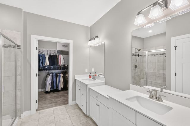 1427 Dawbarn Dr, Murfreesboro, TN 37128