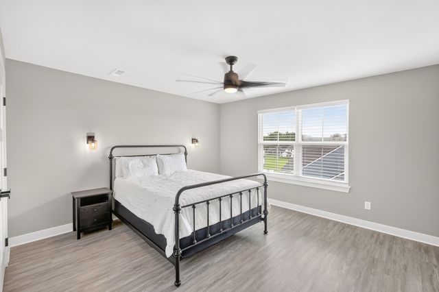 1427 Dawbarn Dr, Murfreesboro, TN 37128