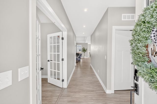 1427 Dawbarn Dr, Murfreesboro, TN 37128