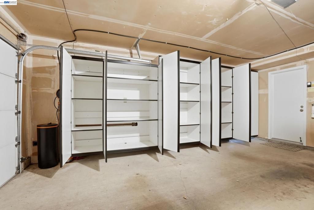 Image 22 of property listing at 1825 Crestline Rd, Pleasanton, CA 94566