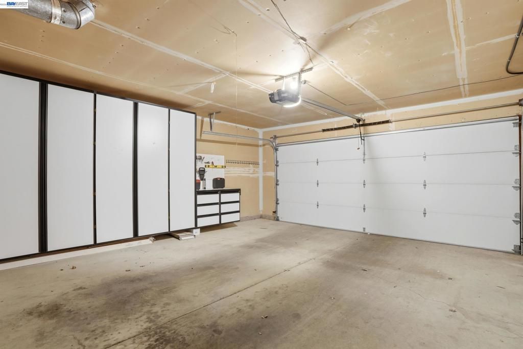 Image 23 of property listing at 1825 Crestline Rd, Pleasanton, CA 94566