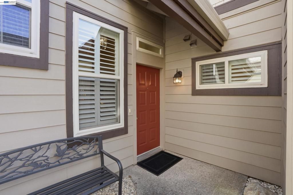 Image 3 of property listing at 1825 Crestline Rd, Pleasanton, CA 94566