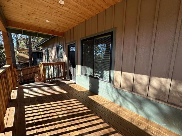 52810 Sugar Pine, Idyllwild, CA 92549