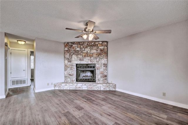 20800 Bonanza ST A, Lago Vista, TX 78645