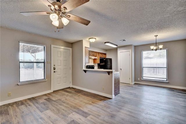 20800 Bonanza ST A, Lago Vista, TX 78645