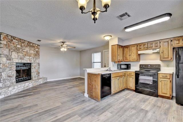 20800 Bonanza ST A, Lago Vista, TX 78645