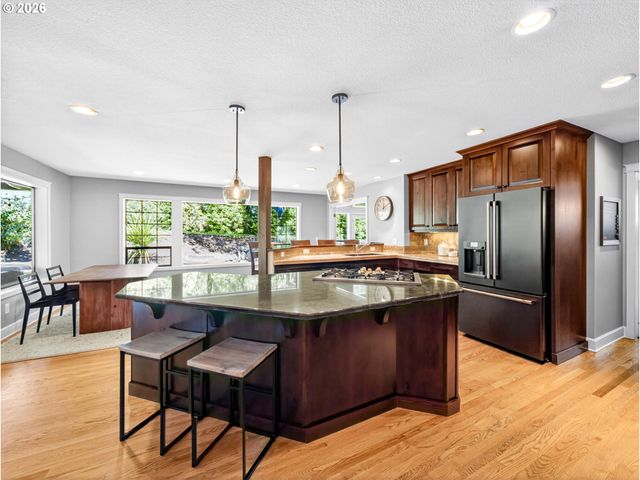 10045 Sw ALSEA Ct, Tualatin, OR 97062