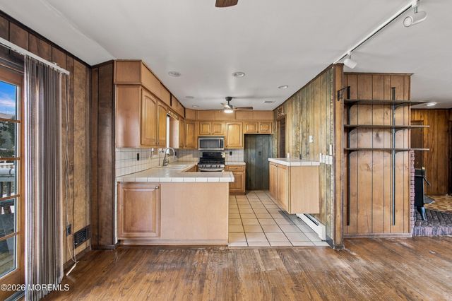 245 Pine Drive, Bayville, NJ 08721