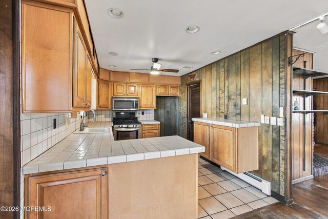 245 Pine Drive, Bayville, NJ 08721