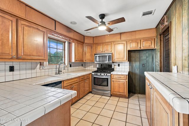 245 Pine Drive, Bayville, NJ 08721