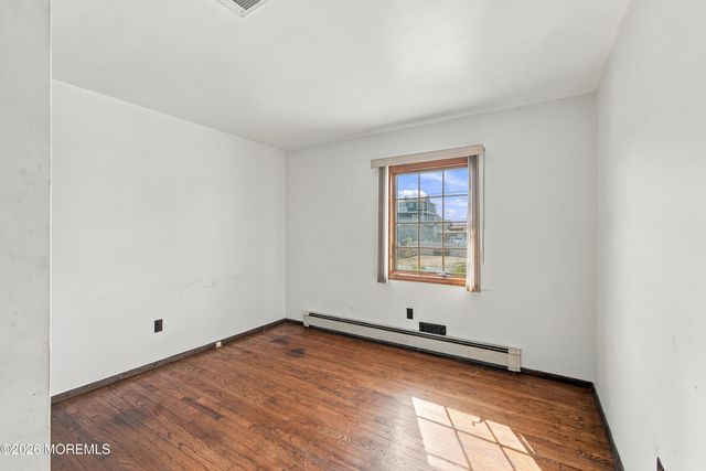 245 Pine Drive, Bayville, NJ 08721