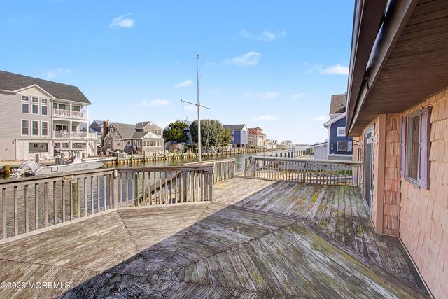 245 Pine Drive, Bayville, NJ 08721