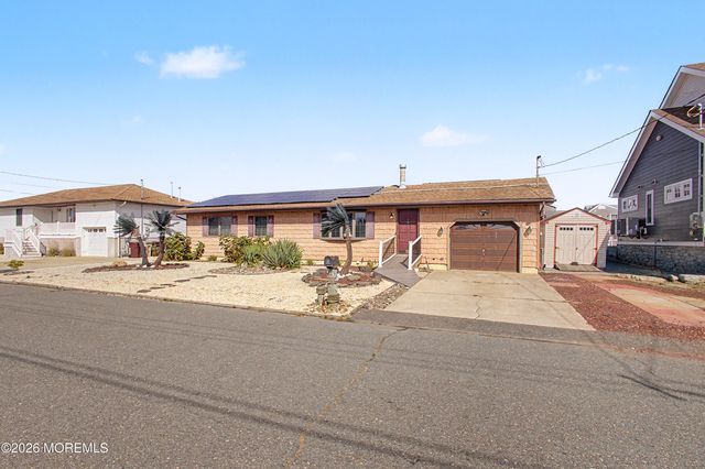 245 Pine Drive, Bayville, NJ 08721