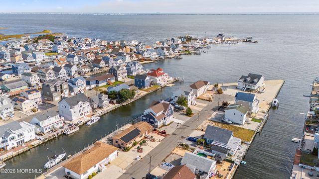 245 Pine Drive, Bayville, NJ 08721