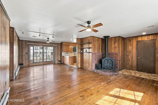 245 Pine Drive, Bayville, NJ 08721