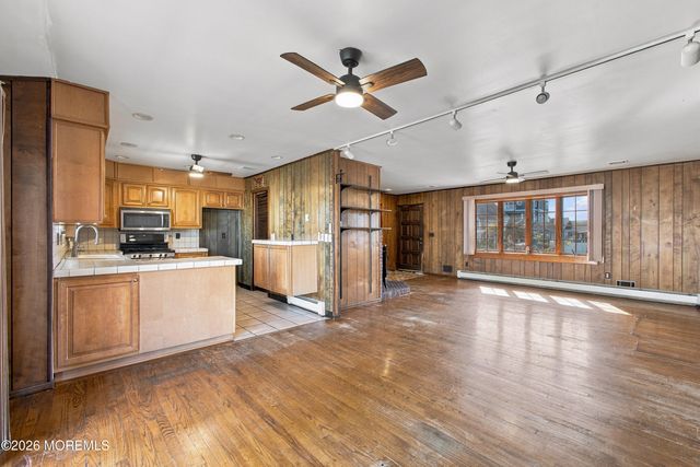 245 Pine Drive, Bayville, NJ 08721