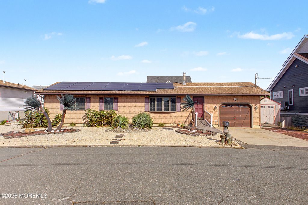 245 Pine Drive, Bayville, NJ 08721