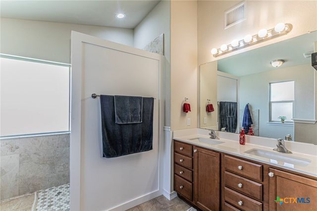 1203 Emerald Gate Drive, Temple, TX 76502