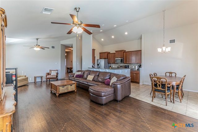 1203 Emerald Gate Drive, Temple, TX 76502