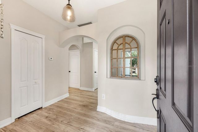 6116 SKYLARKCREST DRIVE, Lithia, FL 33547