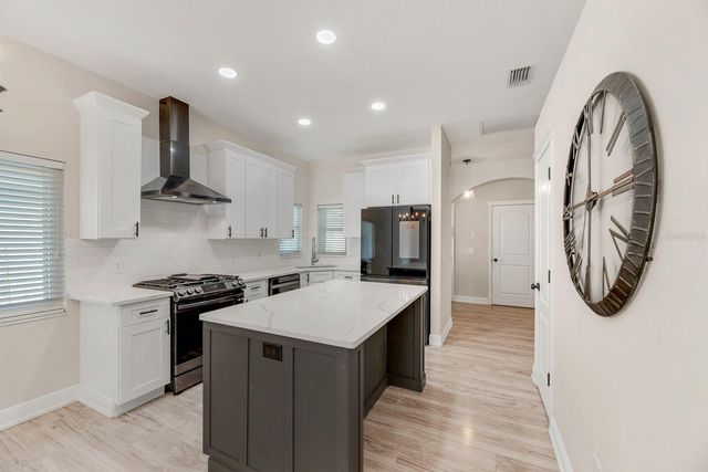 6116 SKYLARKCREST DRIVE, Lithia, FL 33547