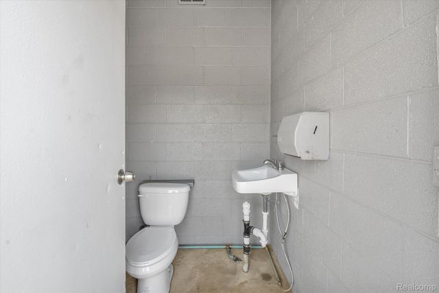 9771 S DIXIE Highway, Erie Township, MI 48133