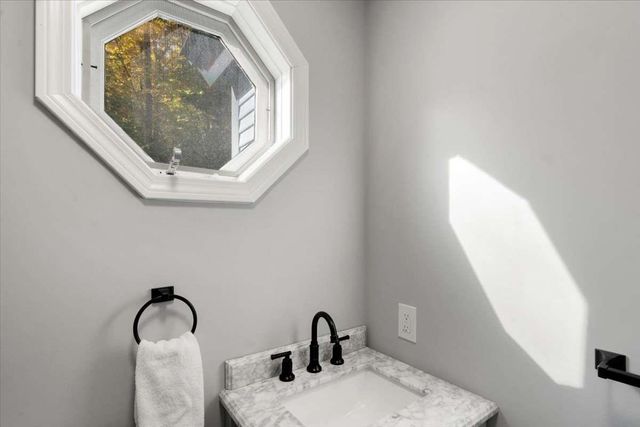 22 Sylvan Ridge Road, Winhall, VT 05340