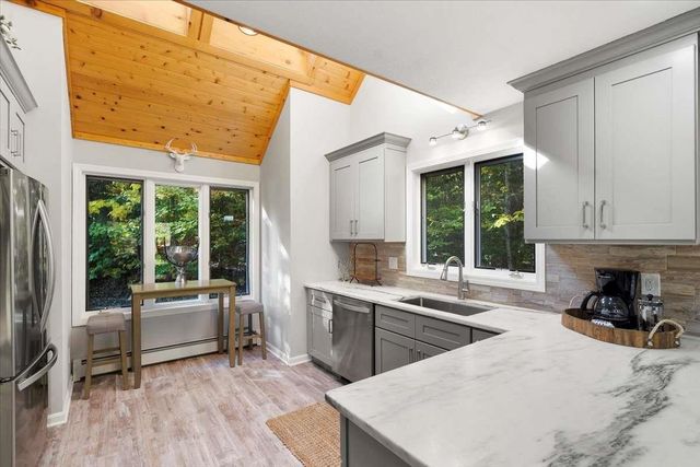 22 Sylvan Ridge Road, Winhall, VT 05340