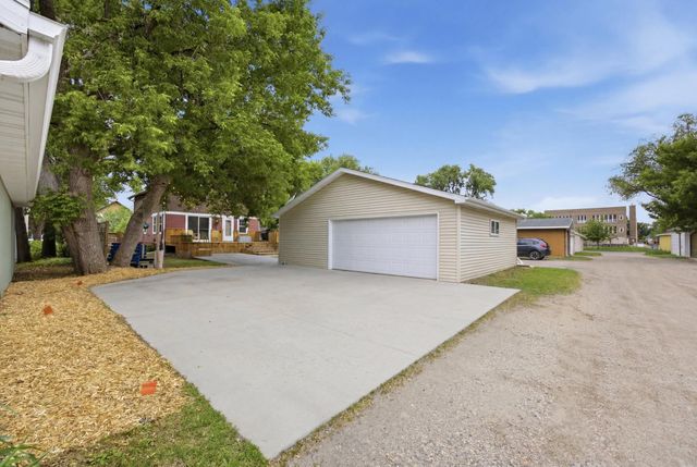 905 3rd Street N, Fargo, ND 58102