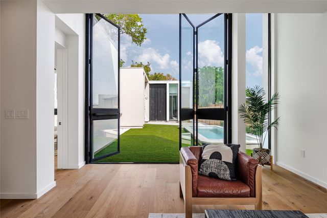 2114 Lawnmont Ave, Austin, TX 78756