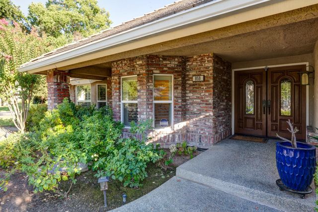 859 E Partridge Lane, Fresno, CA 93730