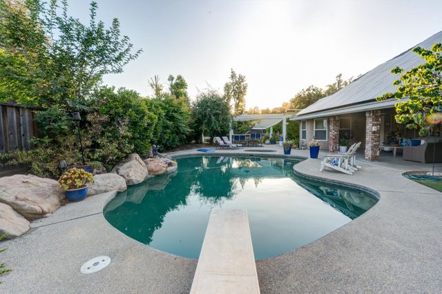 859 E Partridge Lane, Fresno, CA 93730