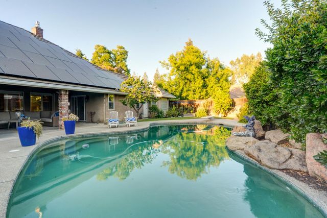 859 E Partridge Lane, Fresno, CA 93730