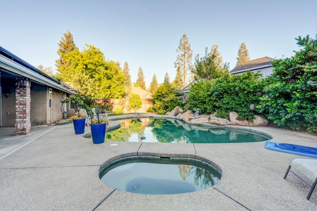 859 E Partridge Lane, Fresno, CA 93730