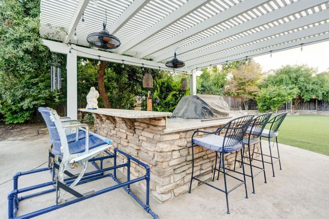 859 E Partridge Lane, Fresno, CA 93730