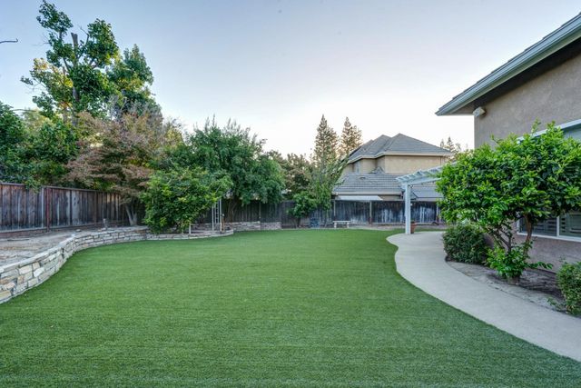 859 E Partridge Lane, Fresno, CA 93730
