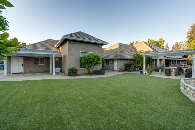 859 E Partridge Lane, Fresno, CA 93730