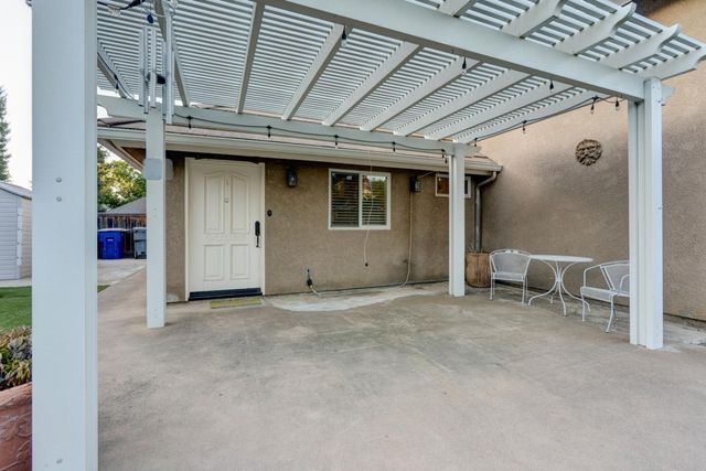859 E Partridge Lane, Fresno, CA 93730