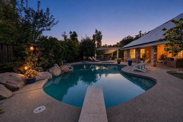 859 E Partridge Lane, Fresno, CA 93730