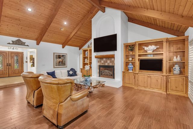 859 E Partridge Lane, Fresno, CA 93730
