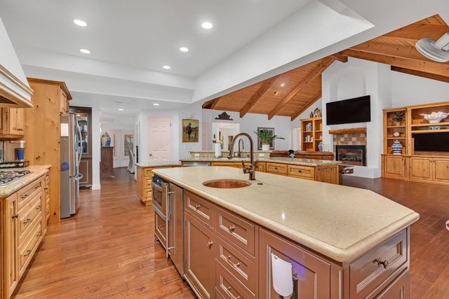 859 E Partridge Lane, Fresno, CA 93730