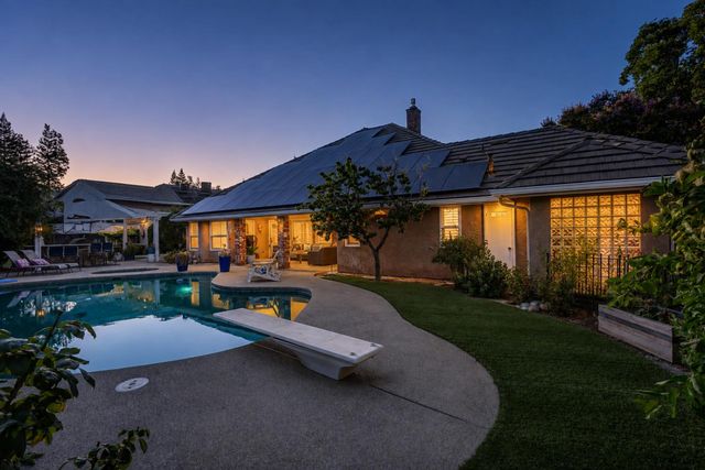 859 E Partridge Lane, Fresno, CA 93730